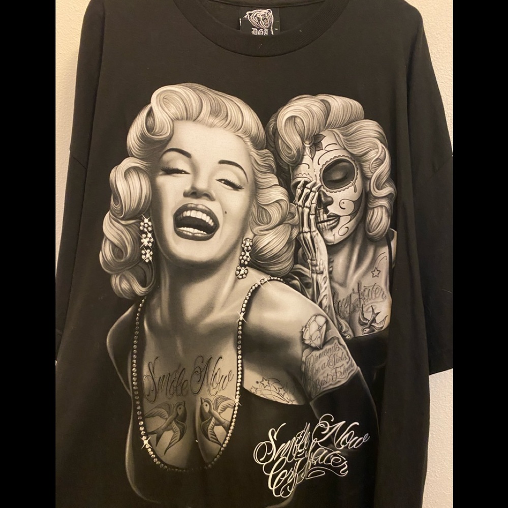 Marilyn Monroe “Smile now cry later” T shirt